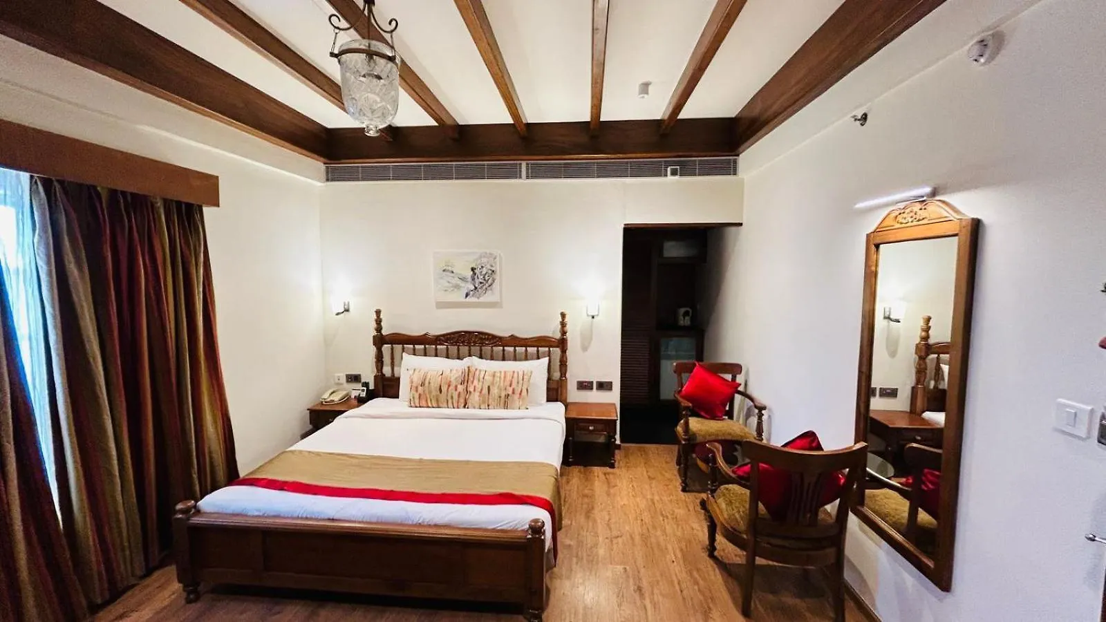 Le Maritime Kochi Hotel