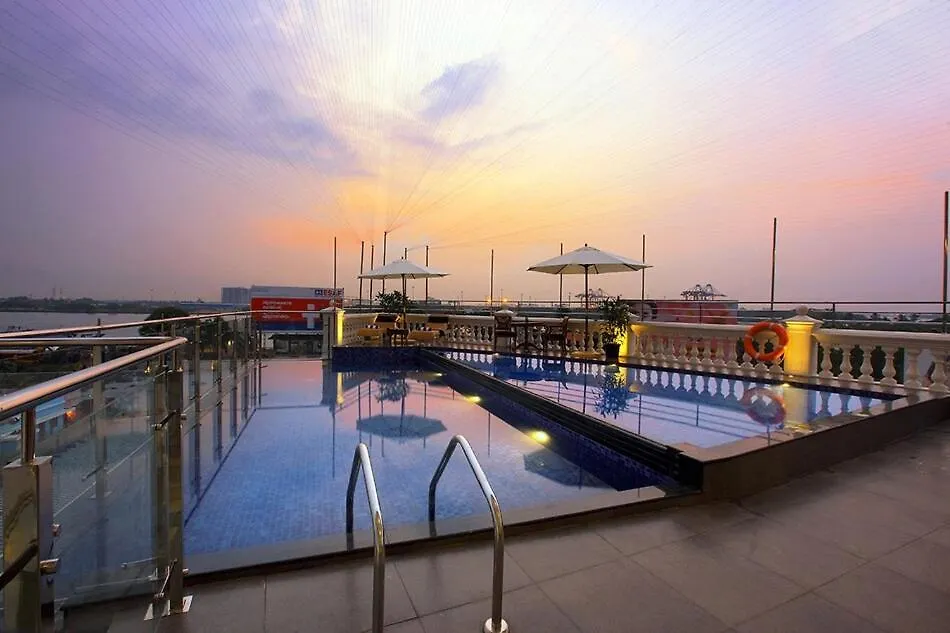 Le Maritime Kochi Hotel 5*,